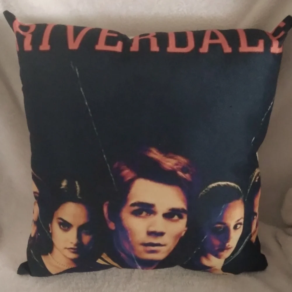 Riverdale pillow